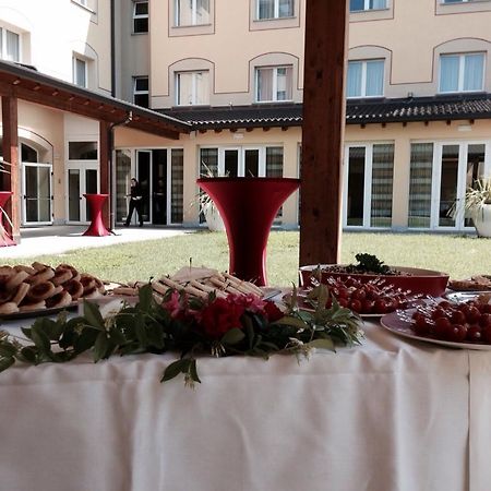 Virginia Palace Hotel Garbagnate Milanese Eksteriør bilde