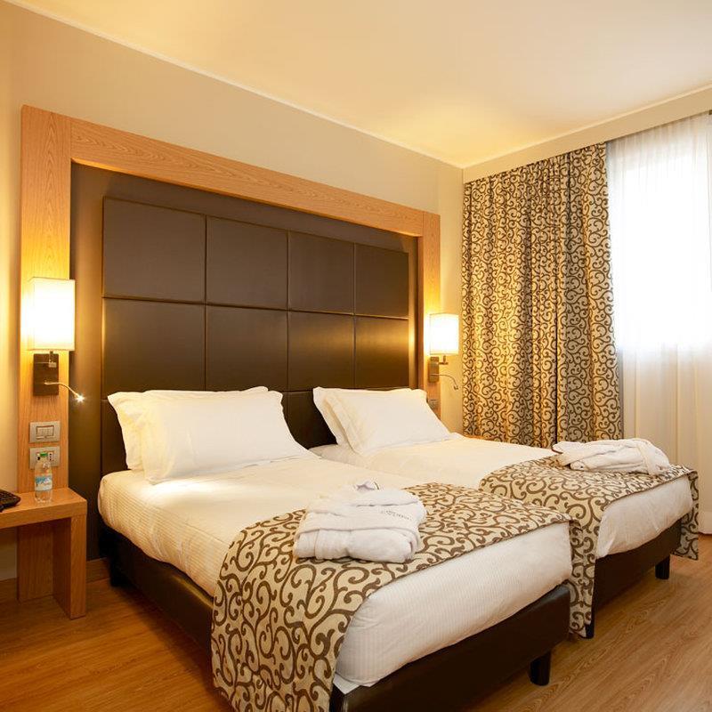 Virginia Palace Hotel Garbagnate Milanese Rom bilde