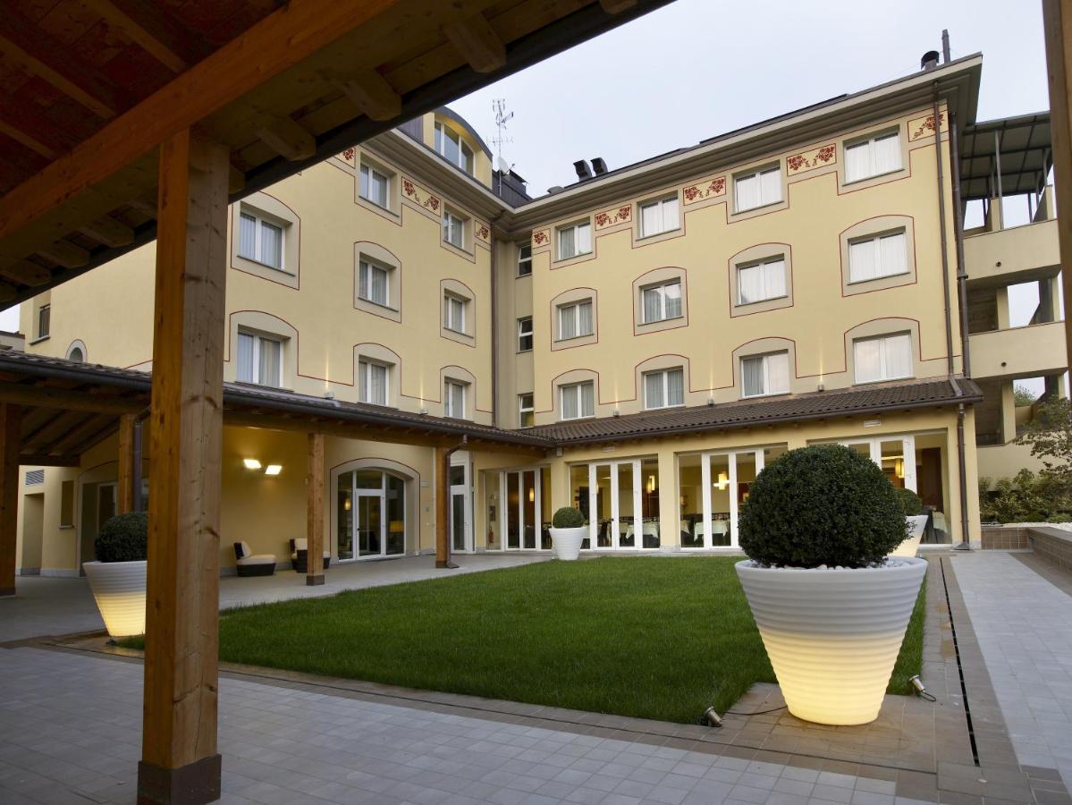 Virginia Palace Hotel Garbagnate Milanese Eksteriør bilde