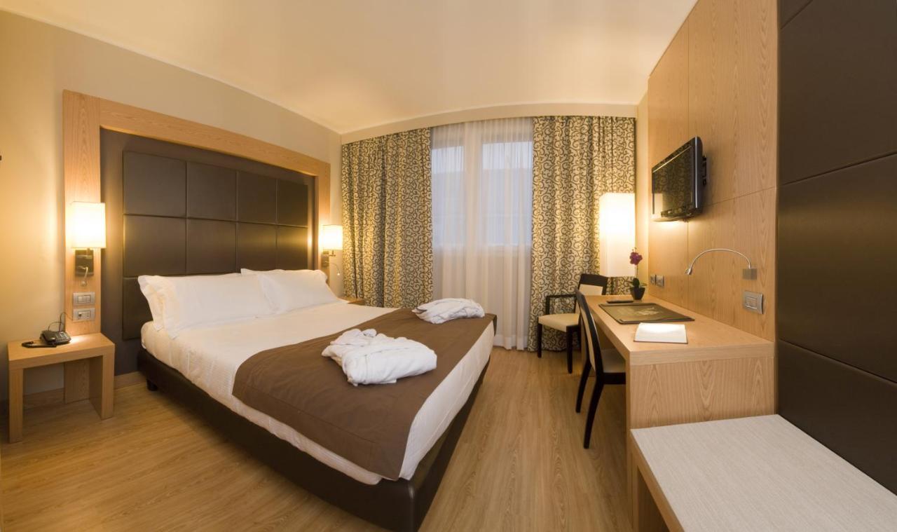 Virginia Palace Hotel Garbagnate Milanese Eksteriør bilde