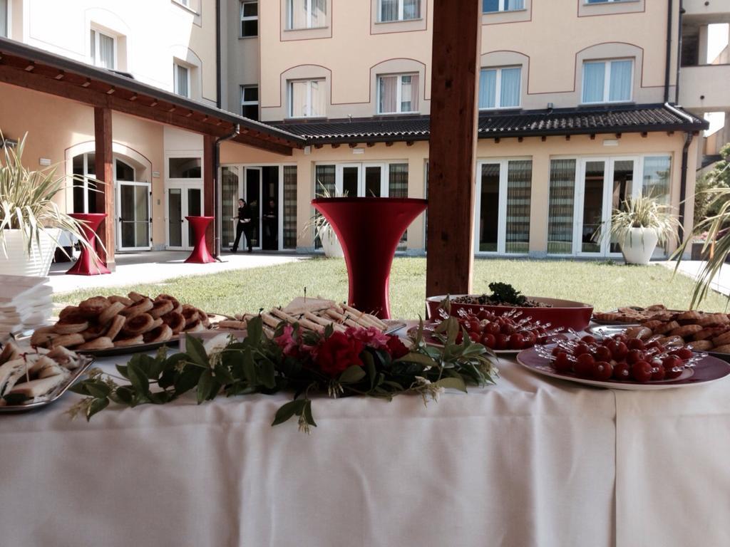 Virginia Palace Hotel Garbagnate Milanese Eksteriør bilde
